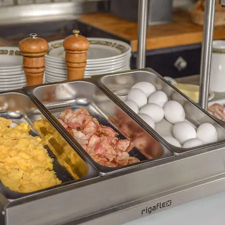 Dala & 3* לויקרבאד